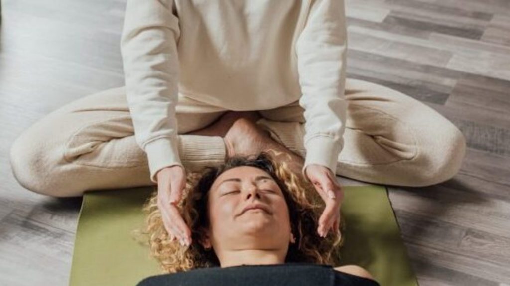 Ouvrir son cabinet de guérisseur, magnétiseur, médium : le guide complet